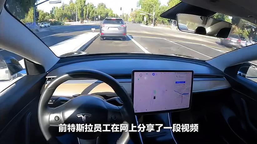 特斯拉FSD莆田测试惊现连闯两红灯，这是否预示着自动驾驶技术的风险与挑战？深度解析事件真相！