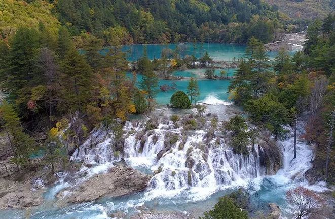 震后九寨奇迹再现！神秘糯米汁助力修复工程揭秘新篇章开启未知悬念之旅✨🌄九寨沟重建背后的秘密武器揭晓❗​​🌟​震撼心灵的力量，超乎想象的速度。