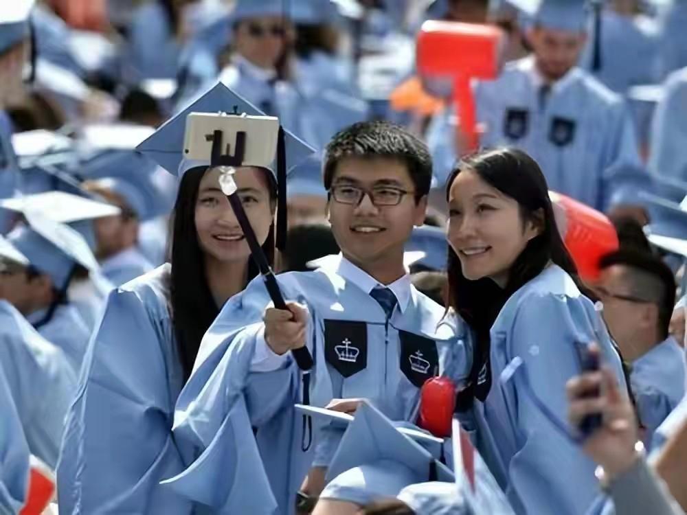 中国下一代人造太阳照亮未来，好消息频频传来！澳门见证科技奇迹。